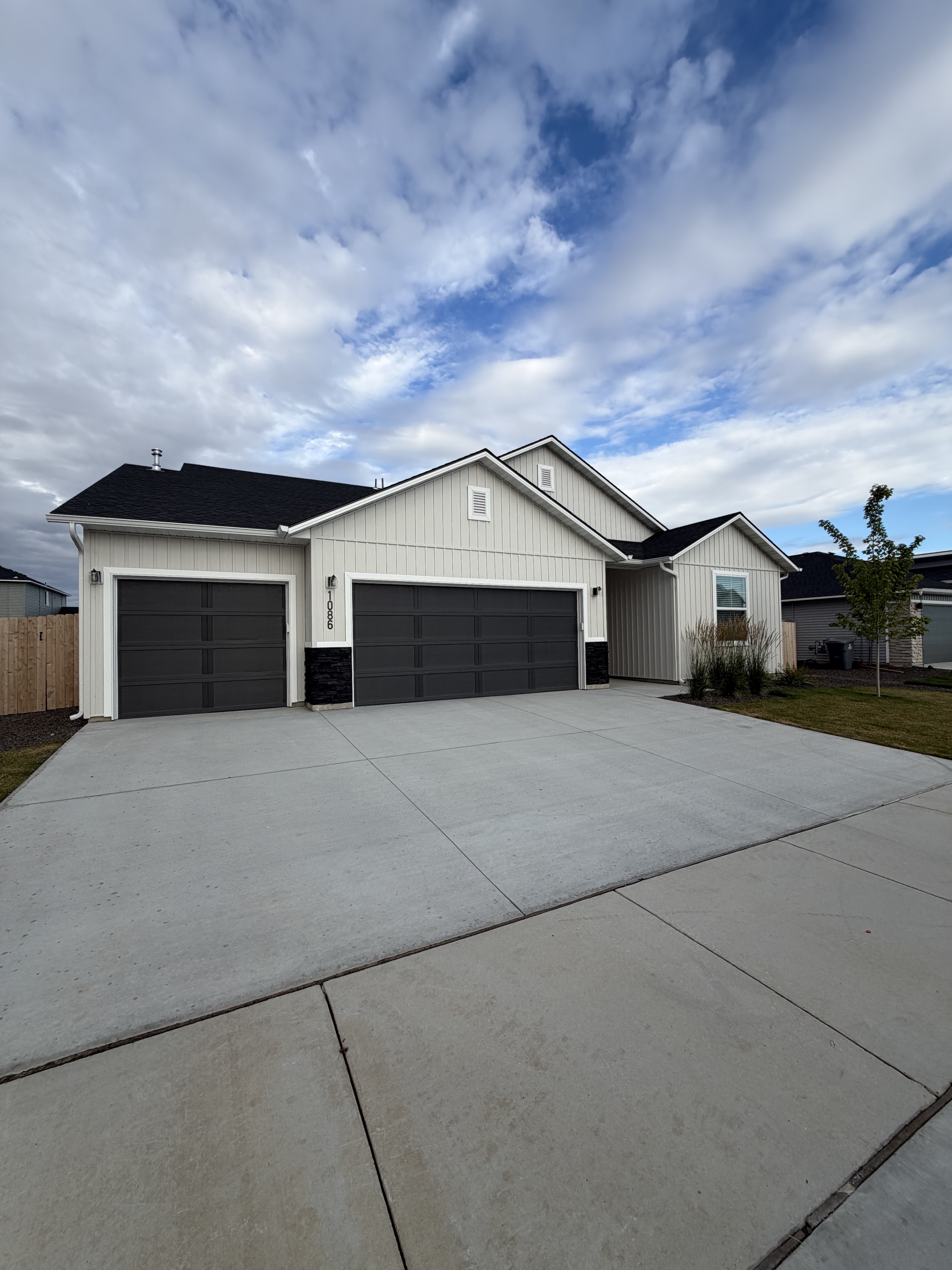 1086 Woods Bog Court