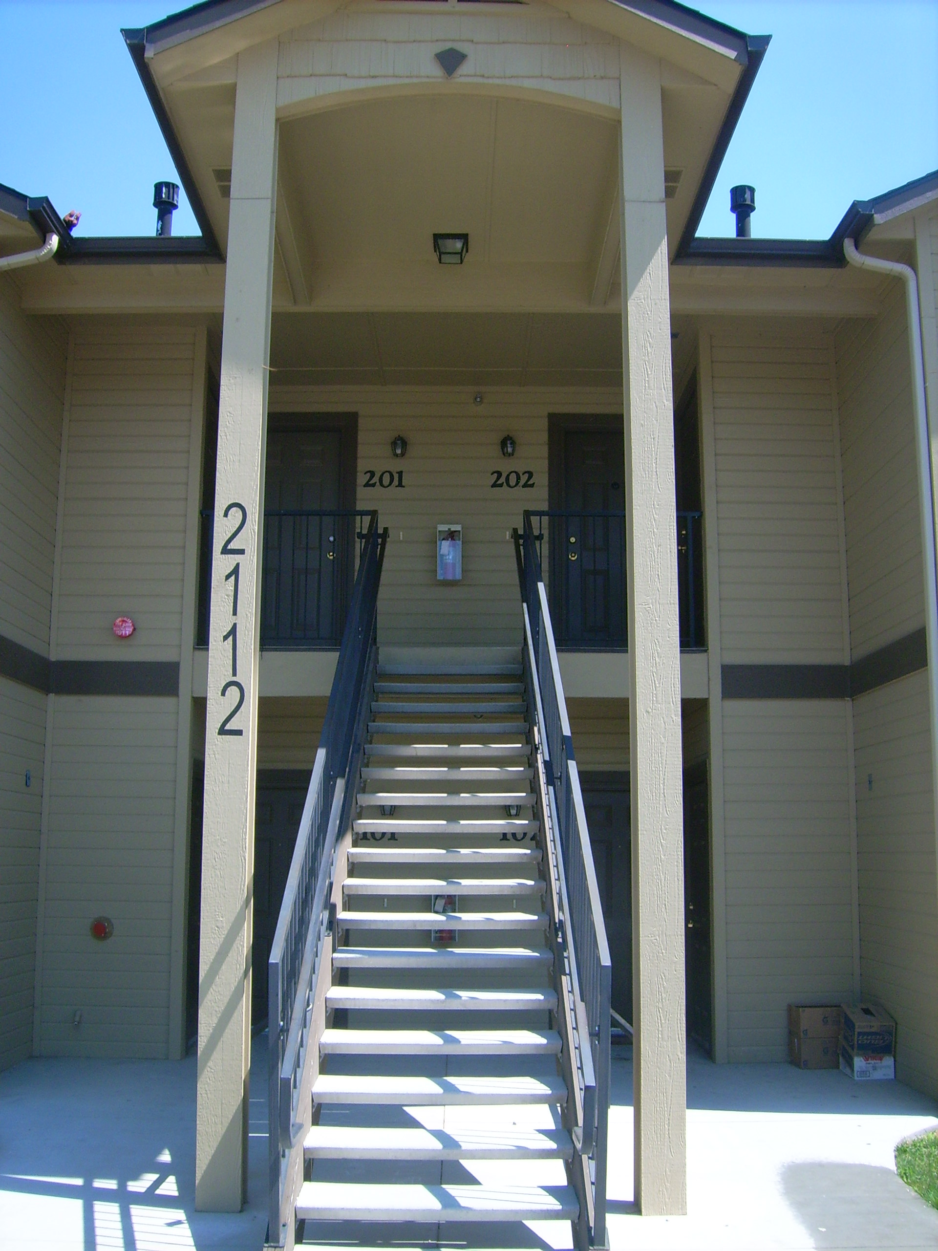 2112 E. White Oak Ct - 202